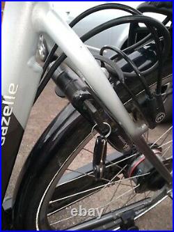 Dutch Gazelle electric bike Bosch crank motor. Nuvinci hub gears, magura brakes